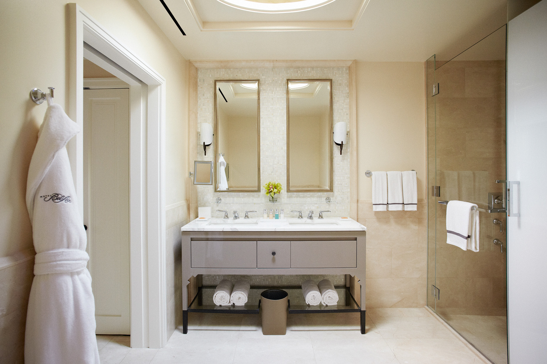 43-177_suite_bathroomA